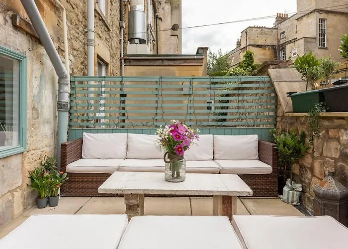 Lovely 4 Bedroom Townhouse Bath